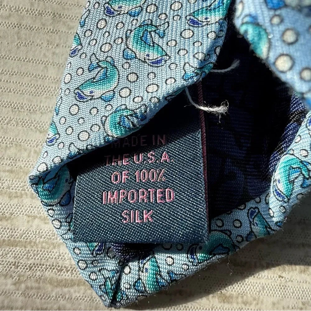 Vineyard Vines 100% Silk Tie Whake style 48 inch blue